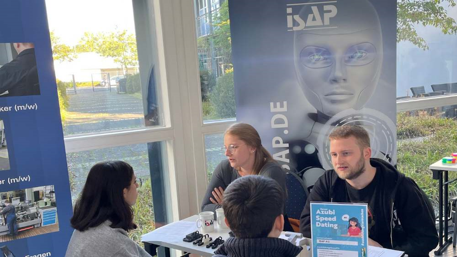 Die ISAP GmbH ist für den besten Ausbildungsbetrieb 2023 nominiert – ein Erfolg dank engagierter Azubis und Ausbilder!